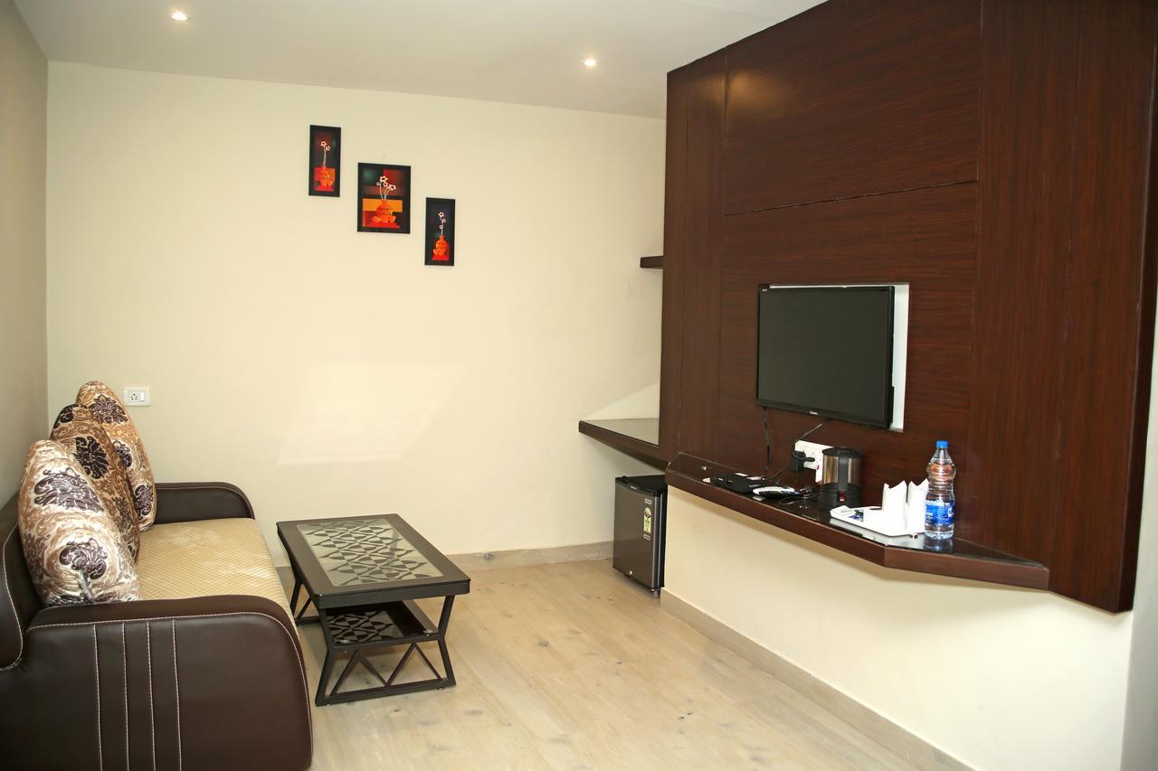 Hotel Lavanya Palace Ratlām Extérieur photo