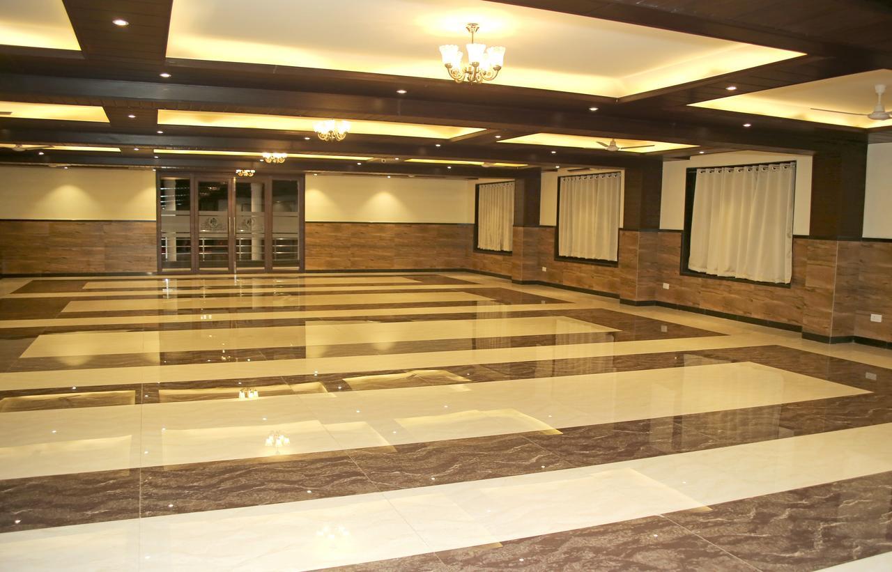 Hotel Lavanya Palace Ratlām Extérieur photo