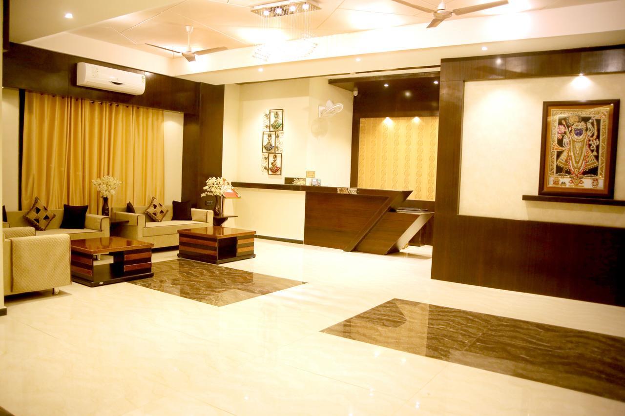 Hotel Lavanya Palace Ratlām Extérieur photo