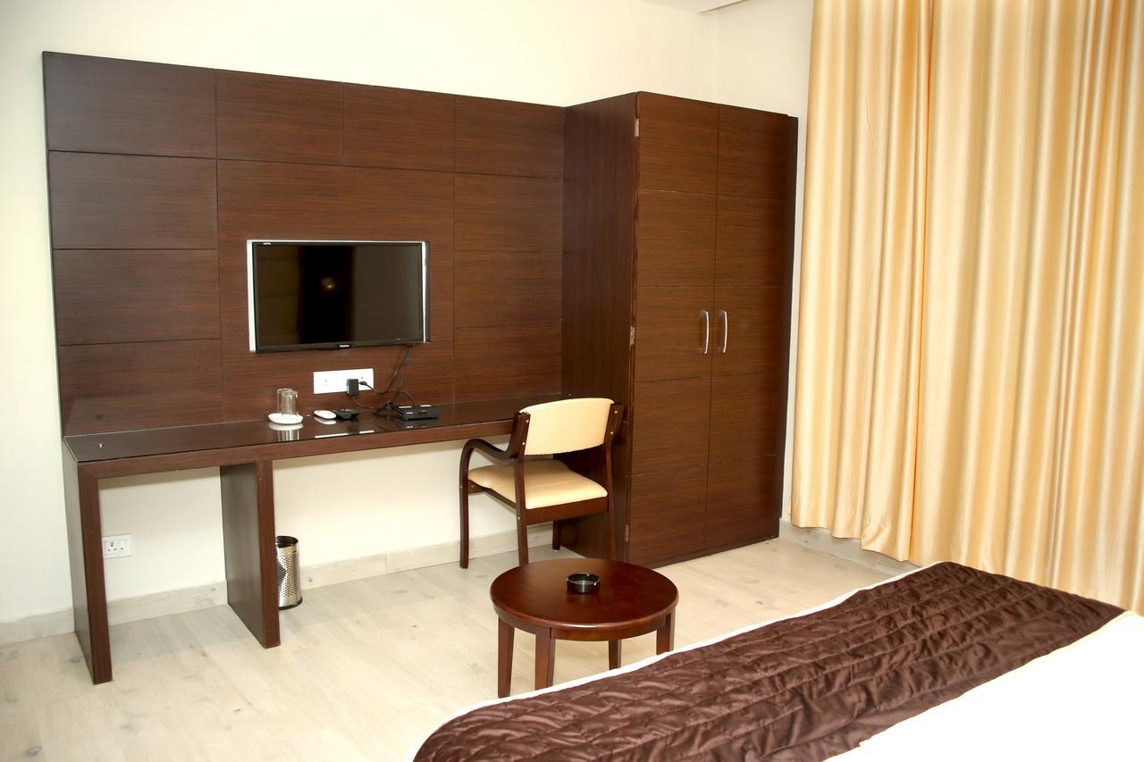 Hotel Lavanya Palace Ratlām Extérieur photo
